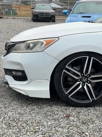 2017 Honda Accord 9th Gen - Image 4 of 21