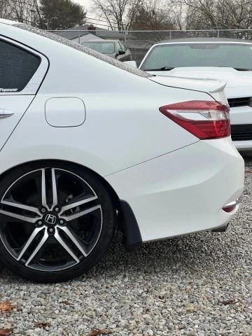 2017 Honda Accord 9th Gen - Image 6 of 21
