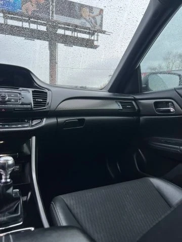 2017 Honda Accord 9th Gen - Image 17 of 21