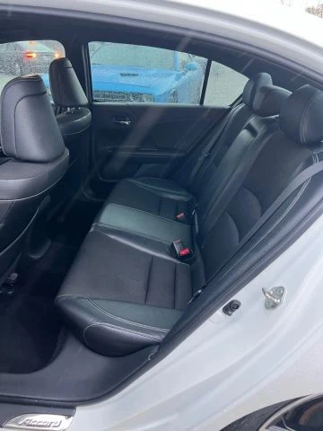 2017 Honda Accord 9th Gen - Image 18 of 21