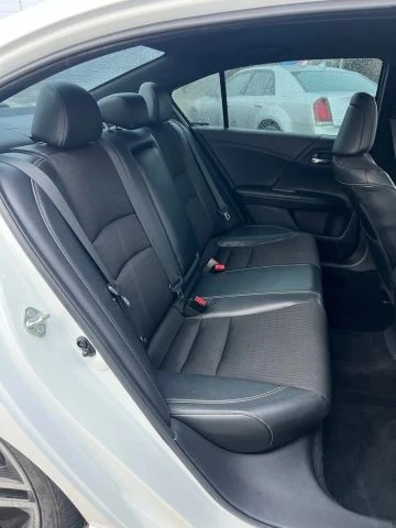 2017 Honda Accord 9th Gen - Image 20 of 21