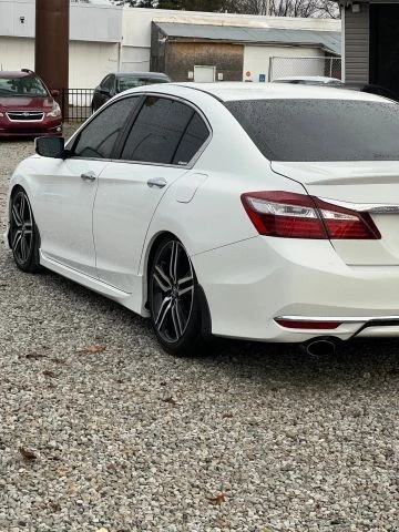 2017 Honda Accord 9th Gen - Image 7 of 21