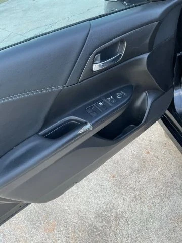 2017 Honda Accord 9th Gen - Image 16 of 21
