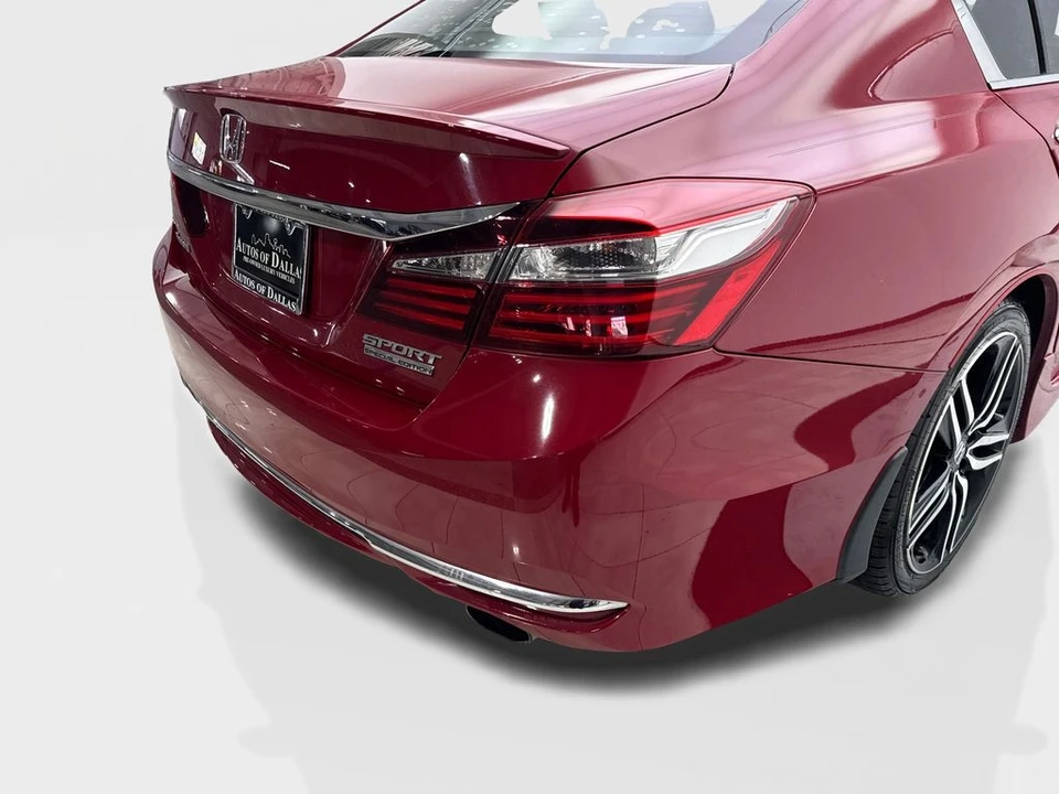 2017 Honda Accord 9th Gen - Image 16 of 21