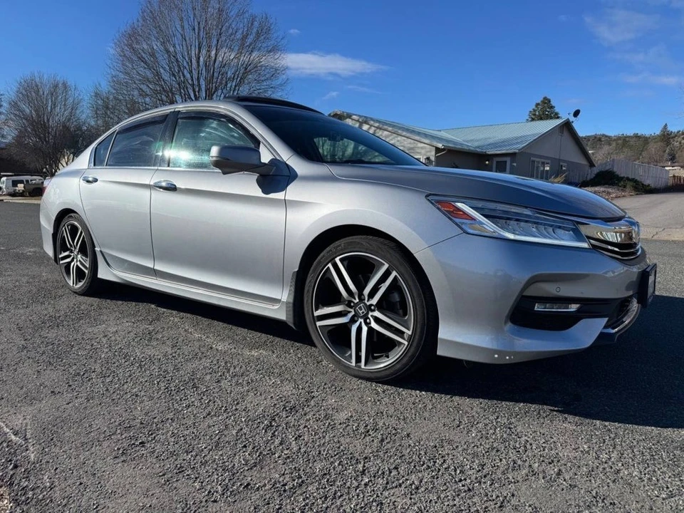2017 Honda Accord 9th Gen - Image 4 of 12