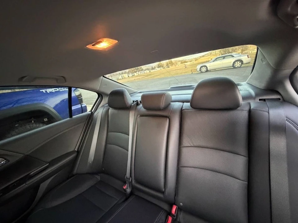 2017 Honda Accord 9th Gen - Image 8 of 12