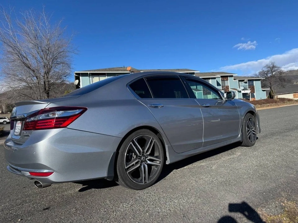 2017 Honda Accord 9th Gen - Image 3 of 12