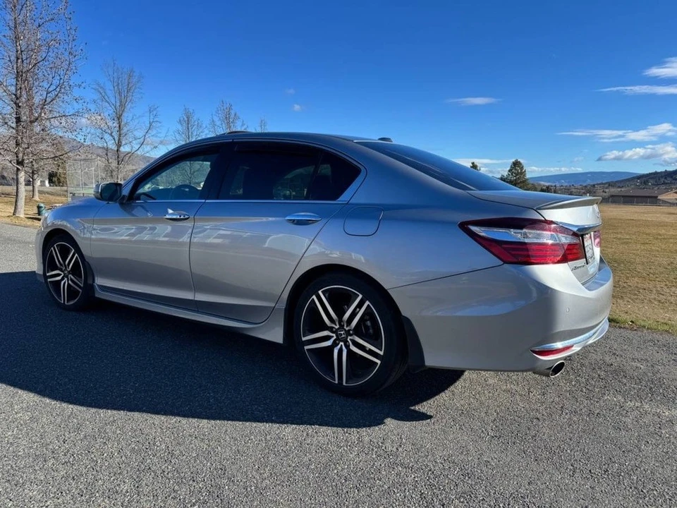 2017 Honda Accord 9th Gen - Image 2 of 12