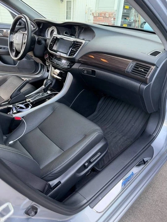 2017 Honda Accord 9th Gen - Image 10 of 12