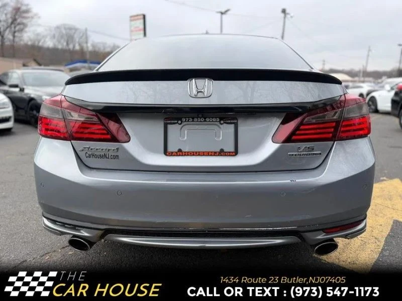 2017 Honda Accord 9th Gen - Image 9 of 12