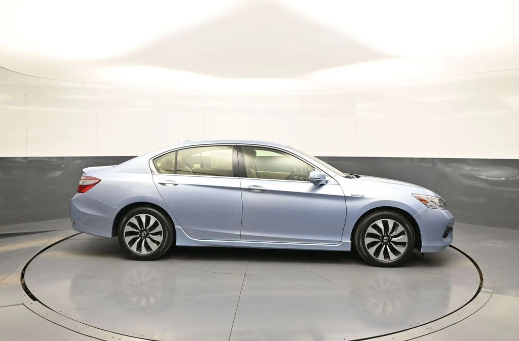 2017 Honda Accord 9th Gen - Image 5 of 21