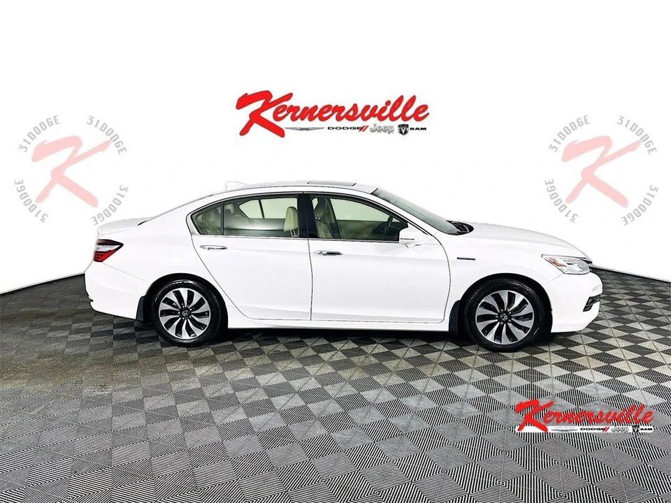 2017 Honda Accord 9th Gen - Image 8 of 21