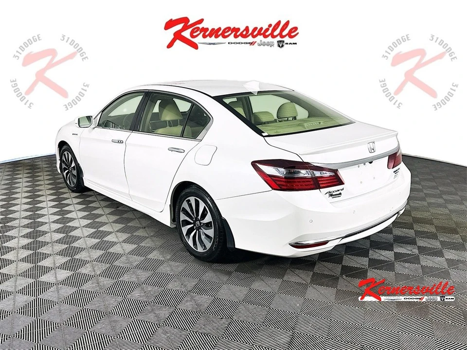 2017 Honda Accord 9th Gen - Image 5 of 21