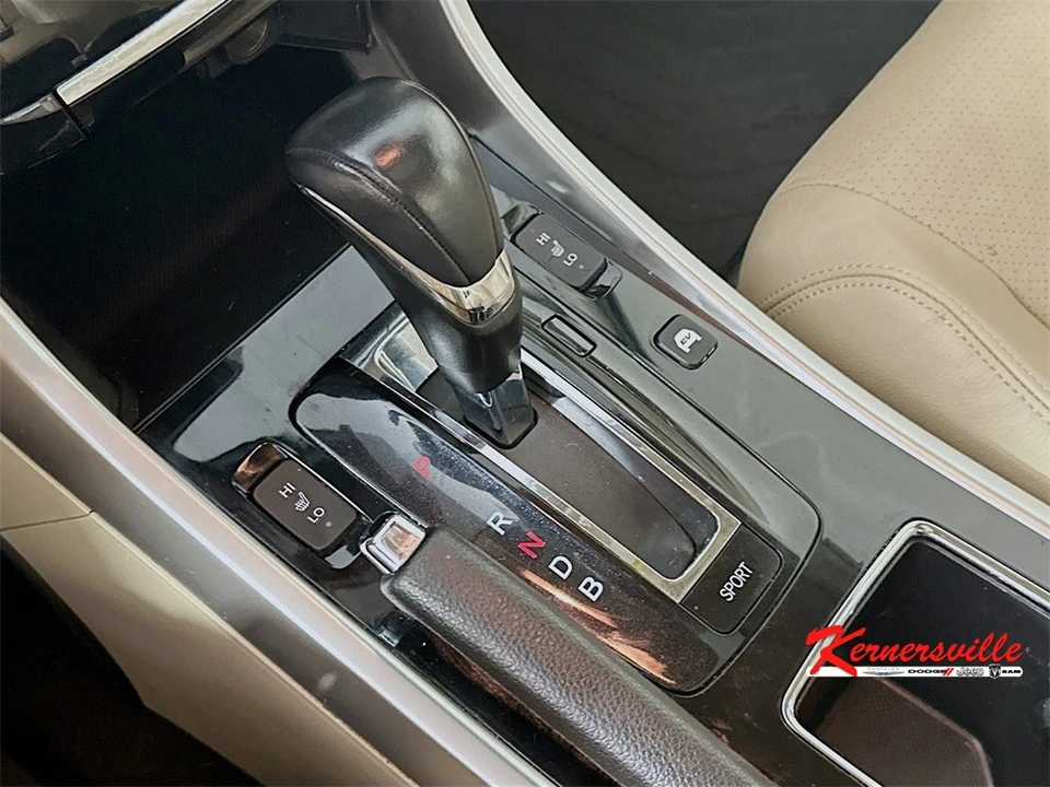 2017 Honda Accord 9th Gen - Image 16 of 21