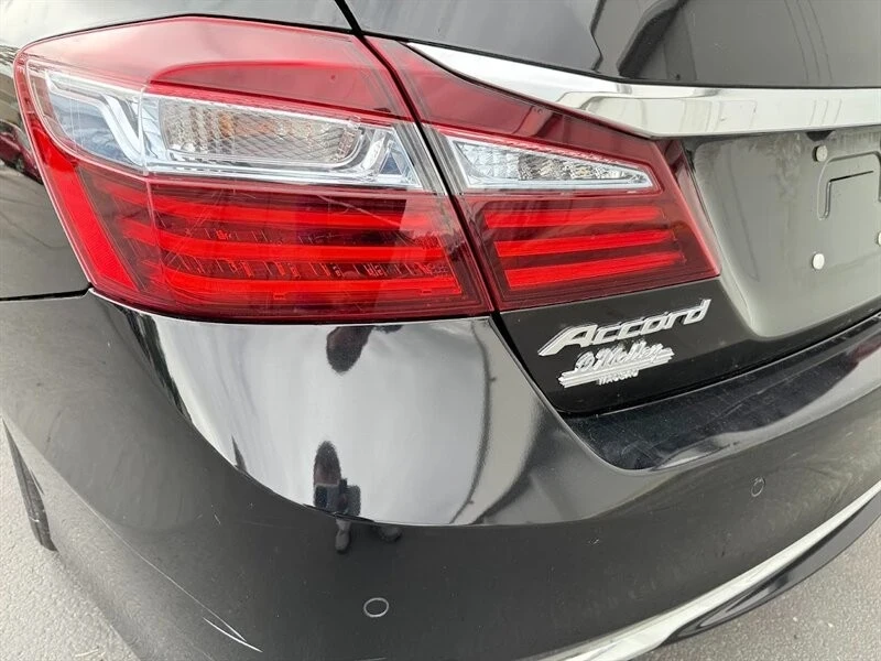 2017 Honda Accord 9th Gen - Image 20 of 21
