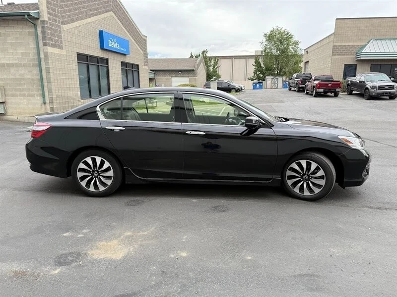 2017 Honda Accord 9th Gen - Image 13 of 21