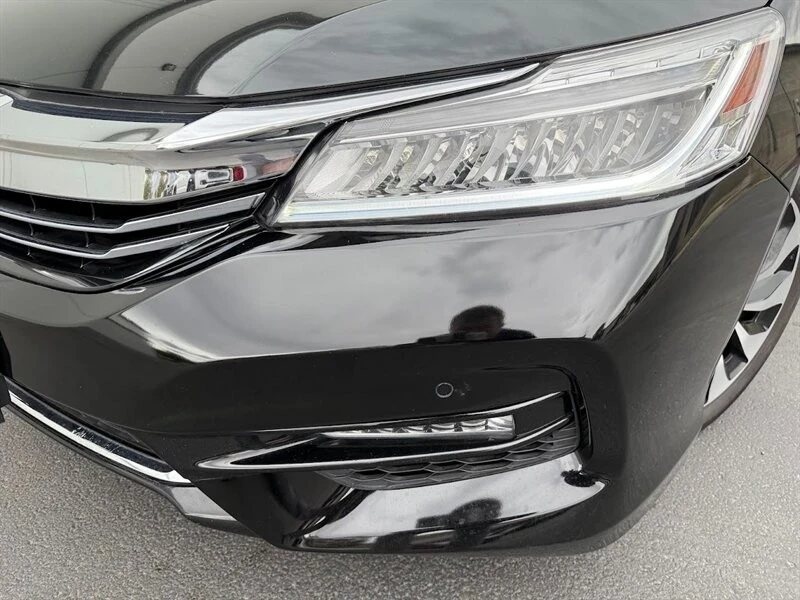 2017 Honda Accord 9th Gen - Image 19 of 21