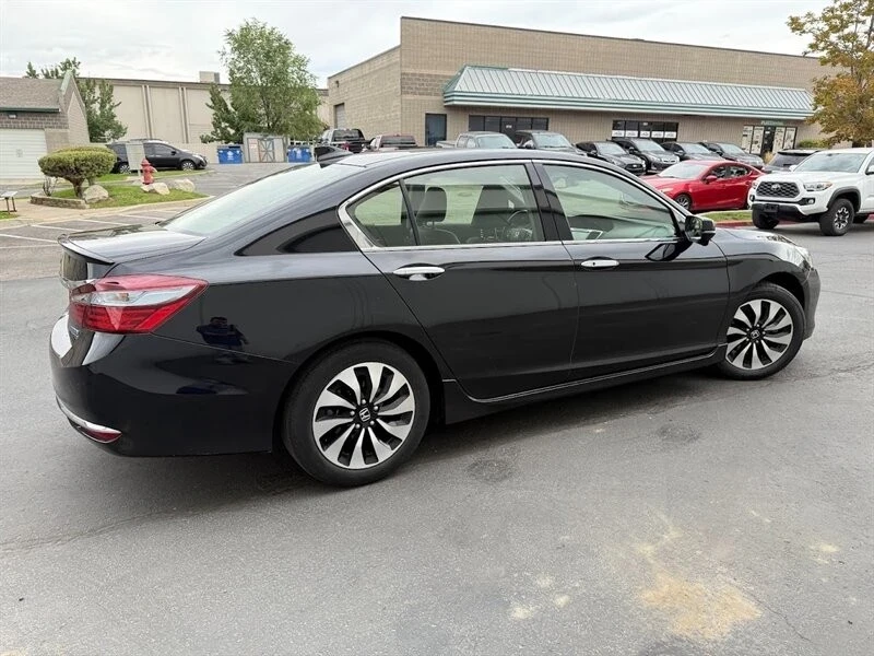 2017 Honda Accord 9th Gen - Image 10 of 21