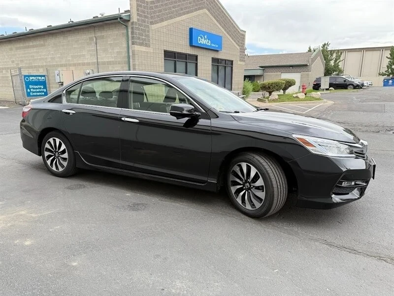 2017 Honda Accord 9th Gen - Image 16 of 21