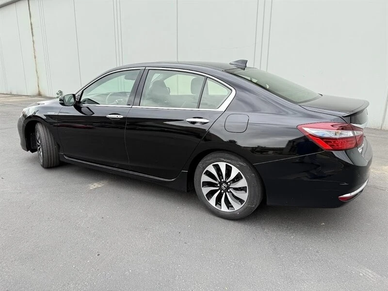 2017 Honda Accord 9th Gen - Image 8 of 21