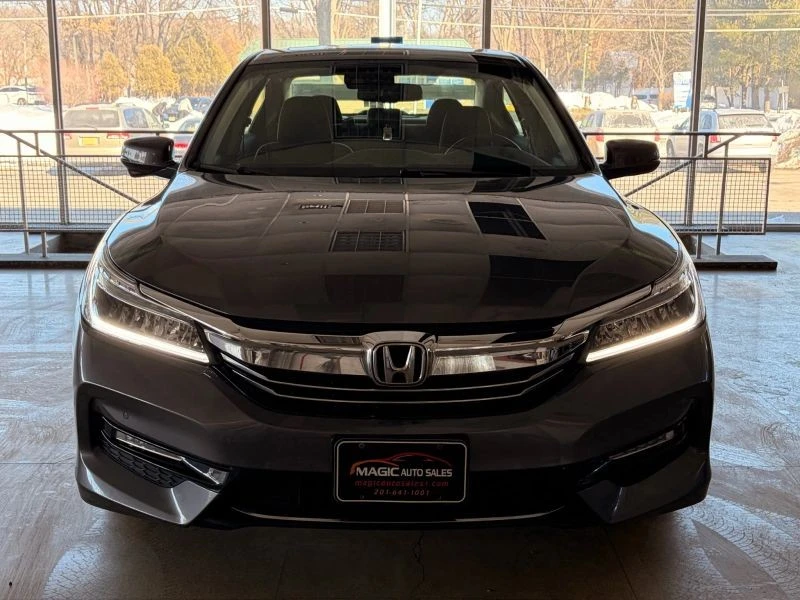 2017 Honda Accord 9th Gen - Image 5 of 12