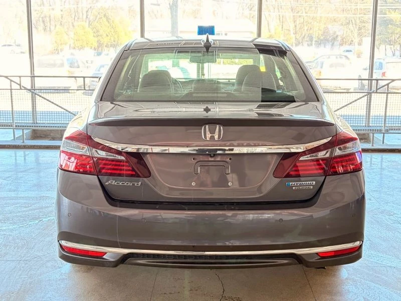 2017 Honda Accord 9th Gen - Image 8 of 12