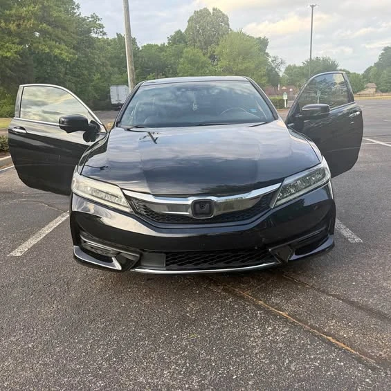 2017 Honda Accord 9th Gen - Image 1 of 1