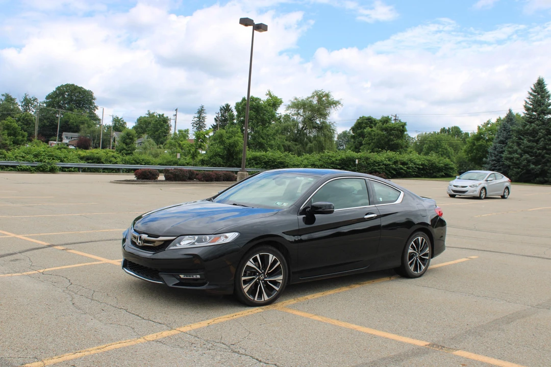 2017 Honda Accord 9th Gen - Image 10 of 31