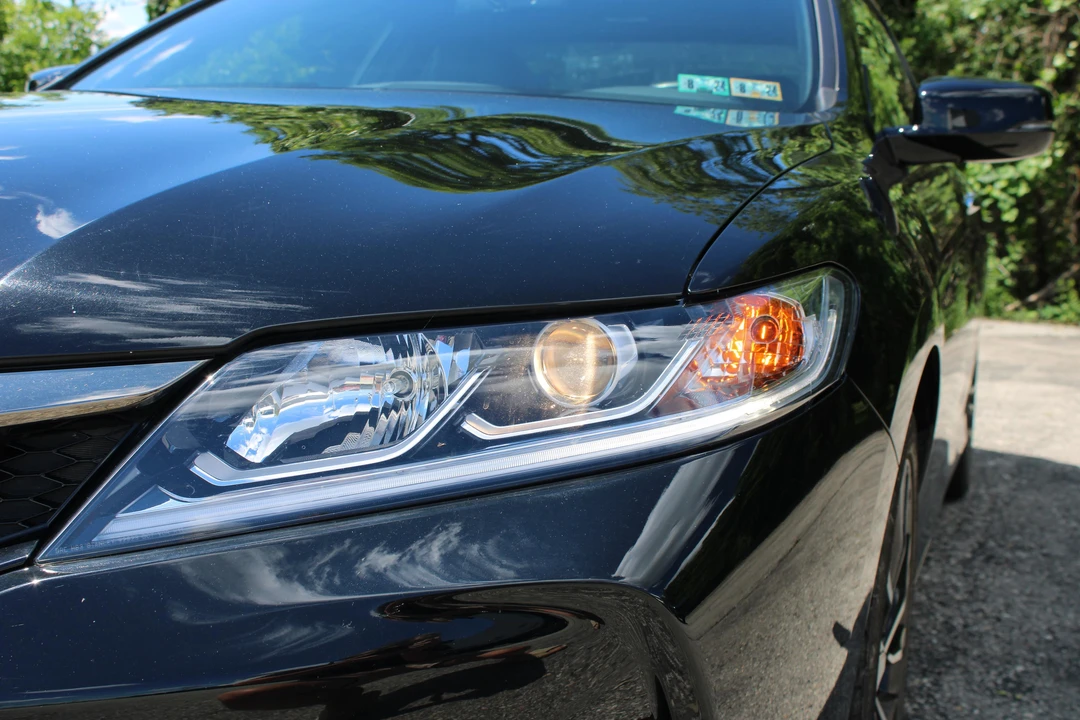 2017 Honda Accord 9th Gen - Image 20 of 31