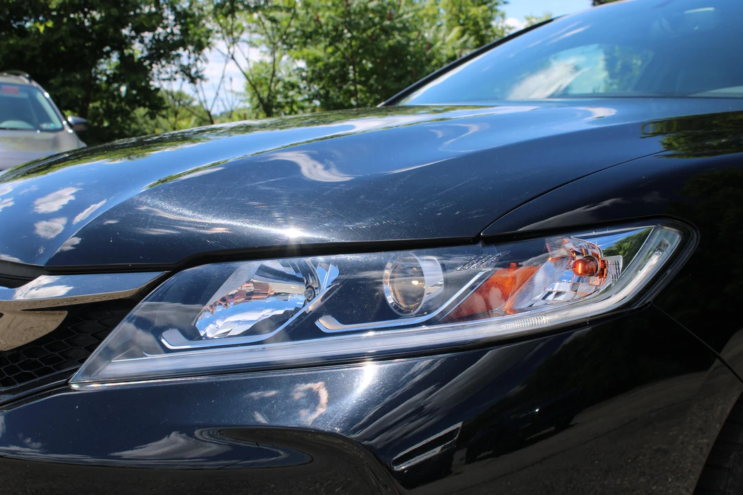 2017 Honda Accord 9th Gen - Image 21 of 31
