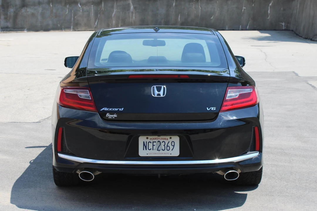 2017 Honda Accord 9th Gen - Image 5 of 31