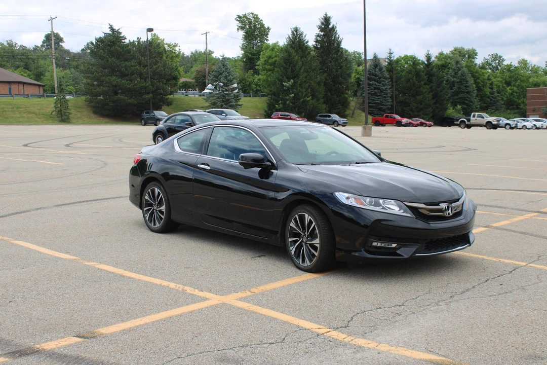 2017 Honda Accord 9th Gen - Image 16 of 31