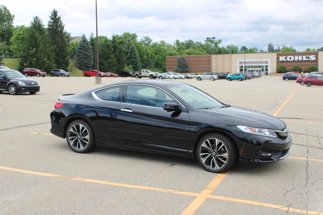 2017 Honda Accord 9th Gen - Image 15 of 31