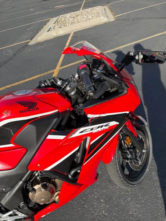2017 Honda CBR - Image 7 of 18