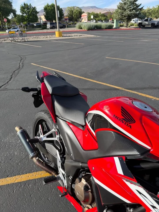 2017 Honda CBR - Image 8 of 18