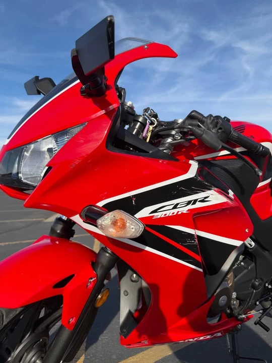 2017 Honda CBR - Image 16 of 18