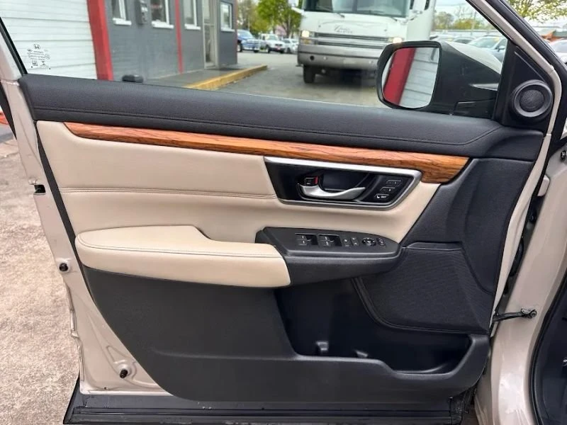 2017 Honda CR-V - Image 15 of 20