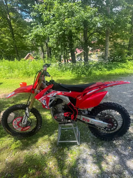 2017 Honda CRF - Image 2 of 5