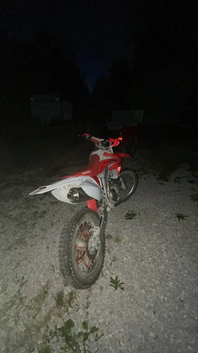 2017 Honda CRF - Image 2 of 4
