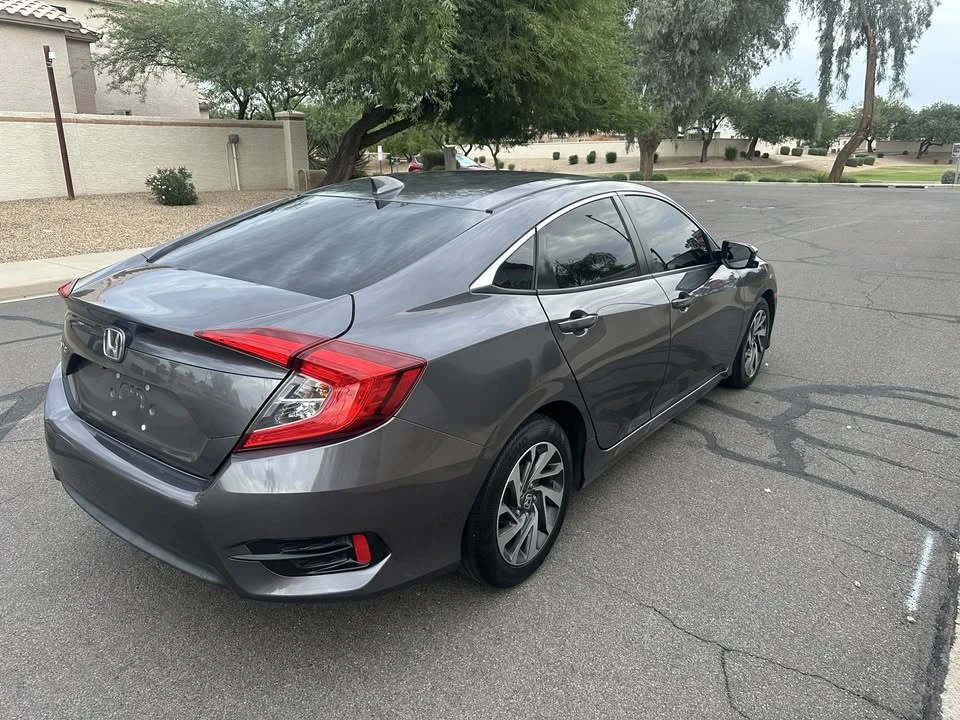2017 Honda Civic 10th Gen - Image 5 of 11