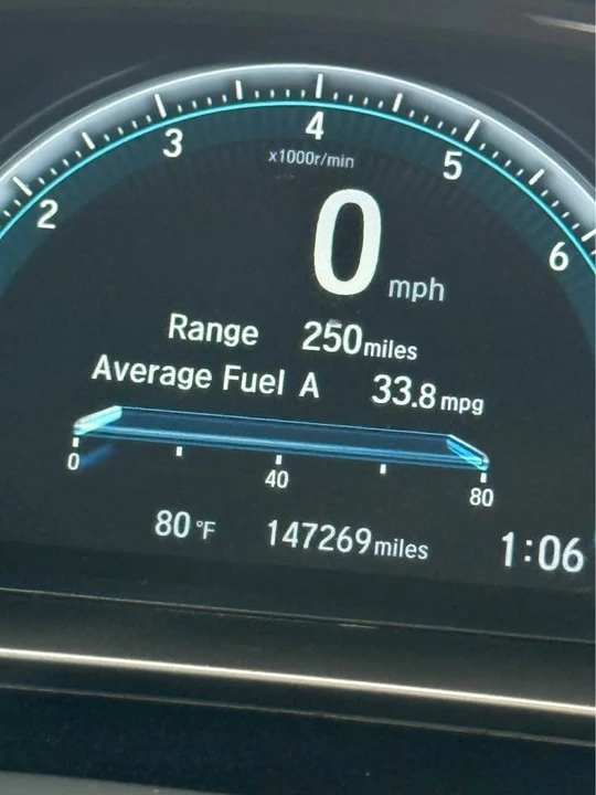 2017 Honda Civic 10th Gen - Image 8 of 9