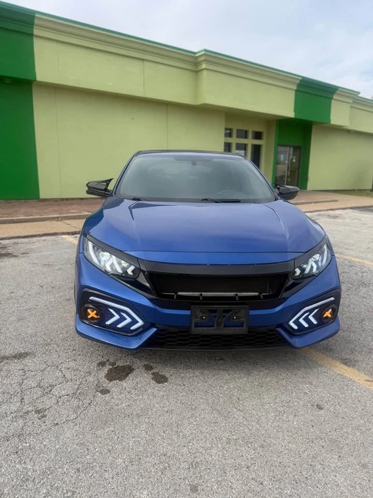 2017 Honda Civic 10th Gen - Image 2 of 9
