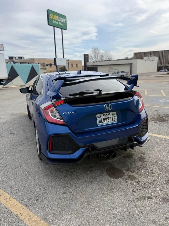 2017 Honda Civic 10th Gen - Image 6 of 9
