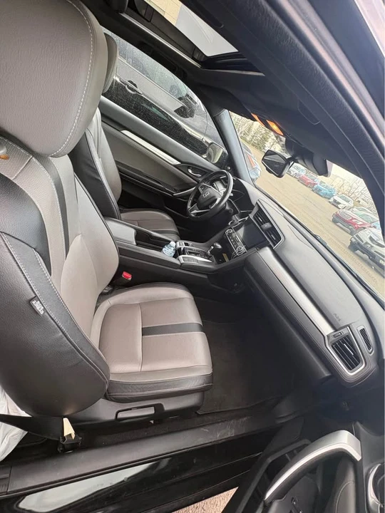 2017 Honda Civic 10th Gen - Image 5 of 7