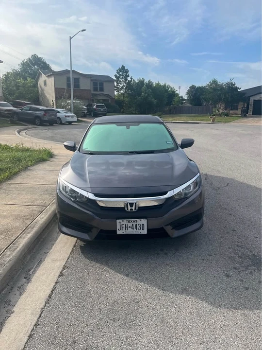 2017 Honda Civic 10th Gen - Image 2 of 8