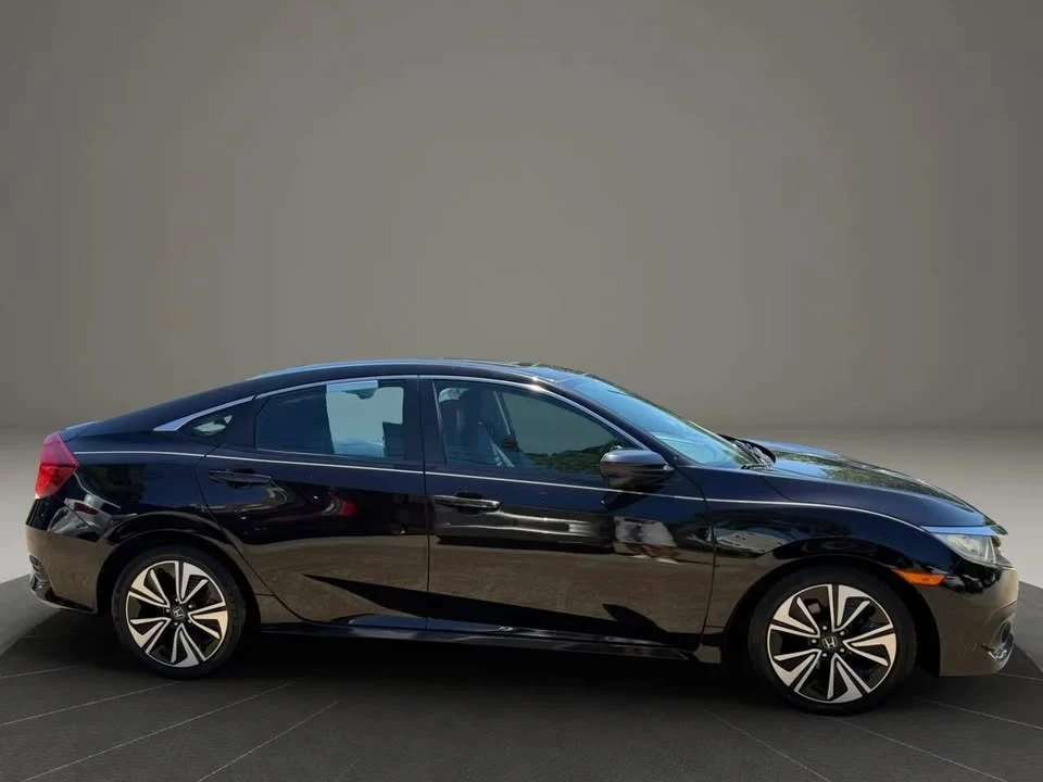 2017 Honda Civic 10th Gen - Image 4 of 19