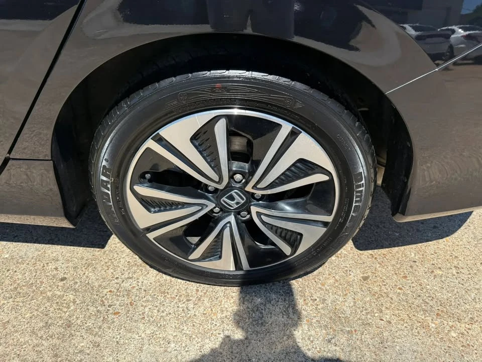 2017 Honda Civic 10th Gen - Image 10 of 19