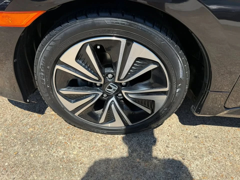 2017 Honda Civic 10th Gen - Image 9 of 19