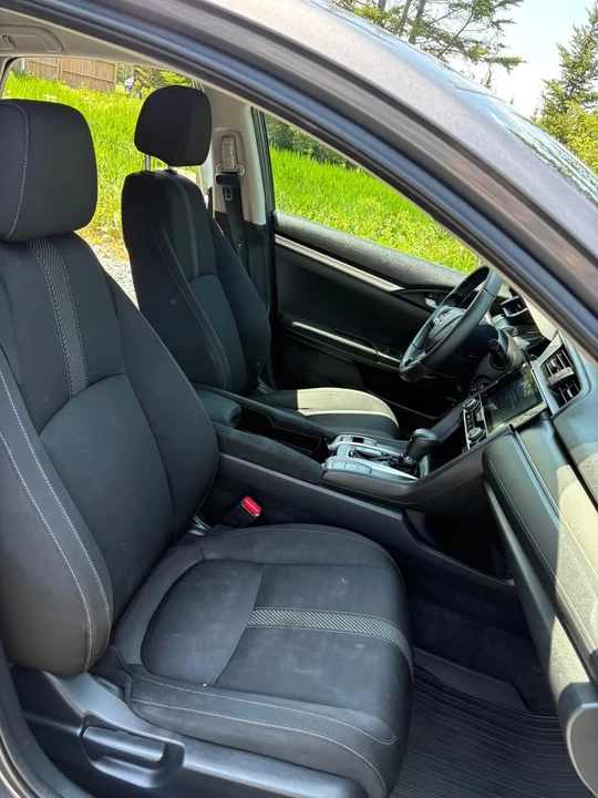 2017 Honda Civic 10th Gen - Image 10 of 14