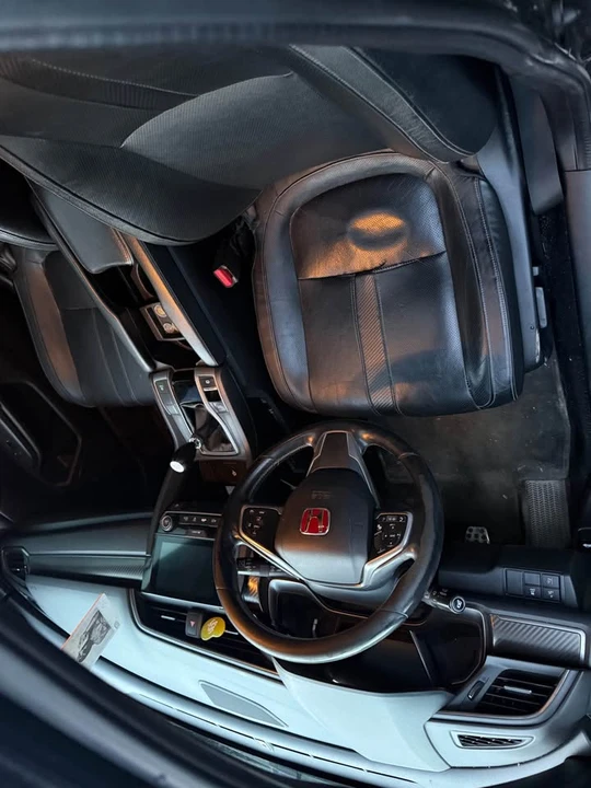 2017 Honda Civic 10th Gen - Image 2 of 4